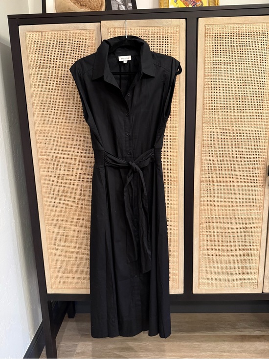 Evereve Dresses & Skirts - Evereve Perry Midi Dress Black Sleeveless Button-Front Dress with Tie Waist